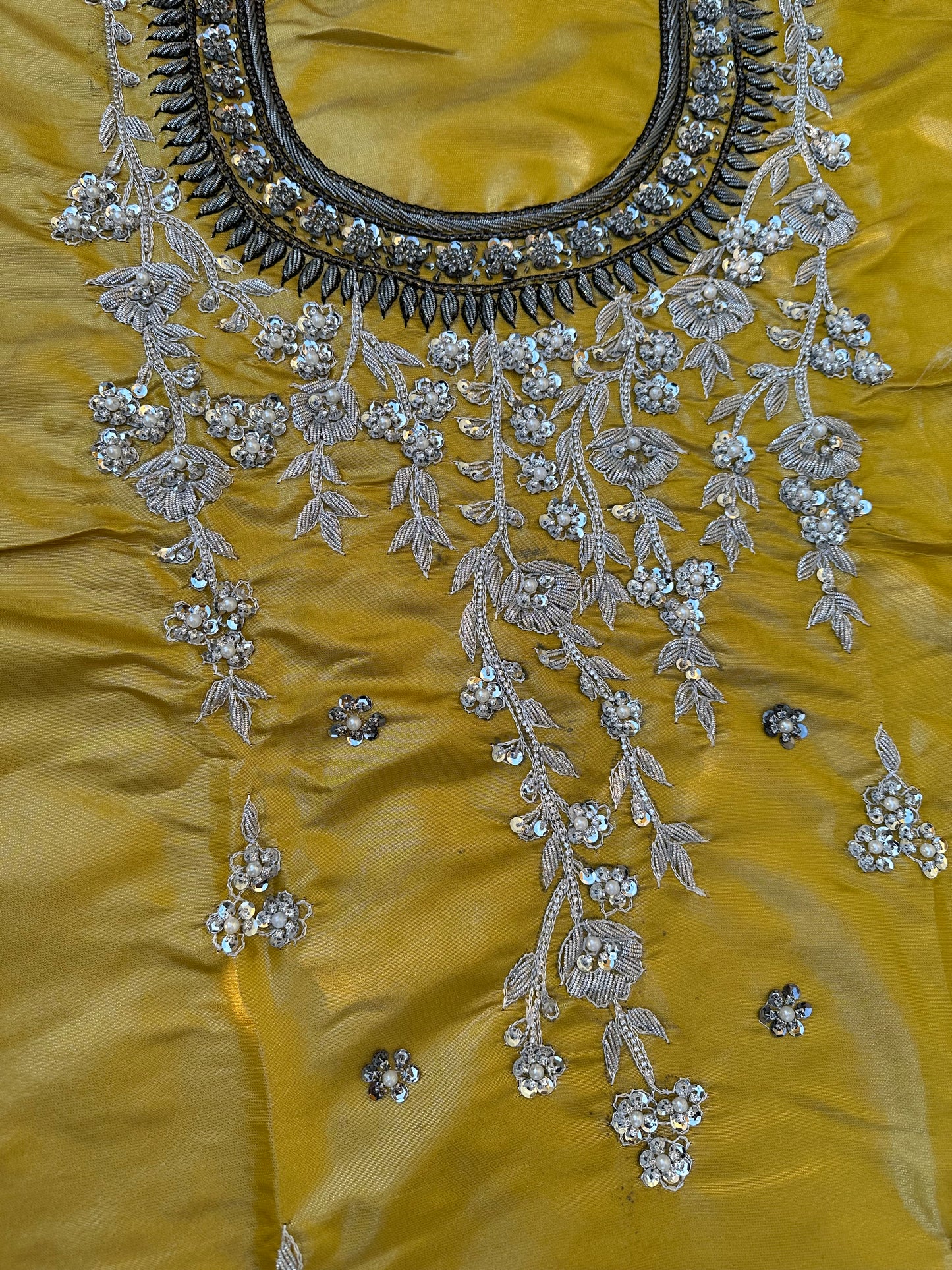 Sunehri taar