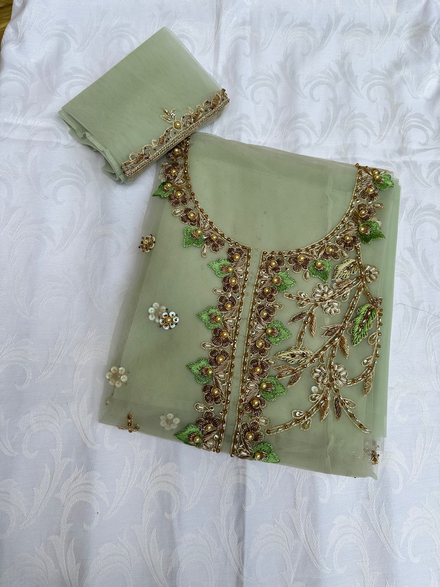 Reshami phool