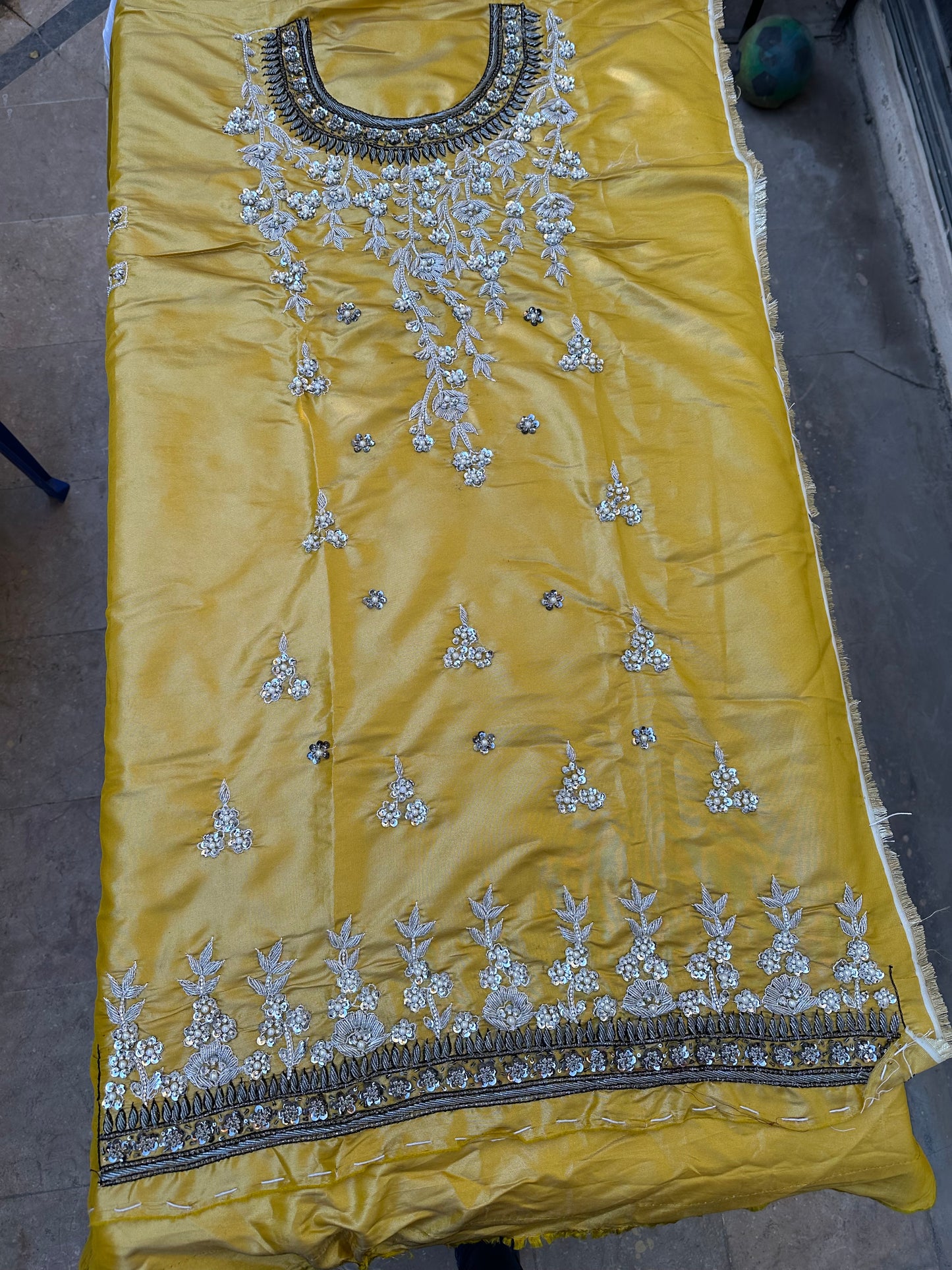 Sunehri taar